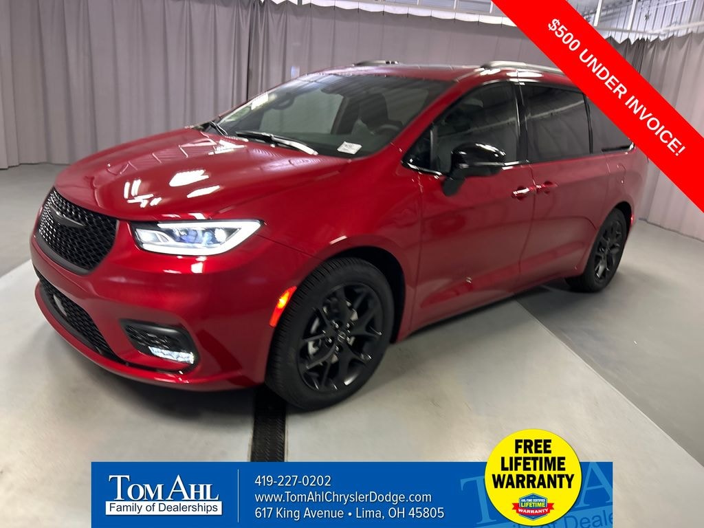 New 2026 Chrysler Pacifica LIMITED Passenger Van