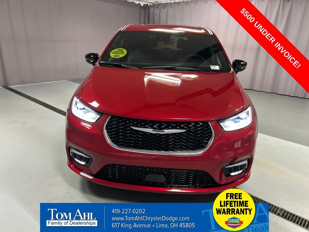 New 2026 Chrysler Pacifica SELECT Passenger Van