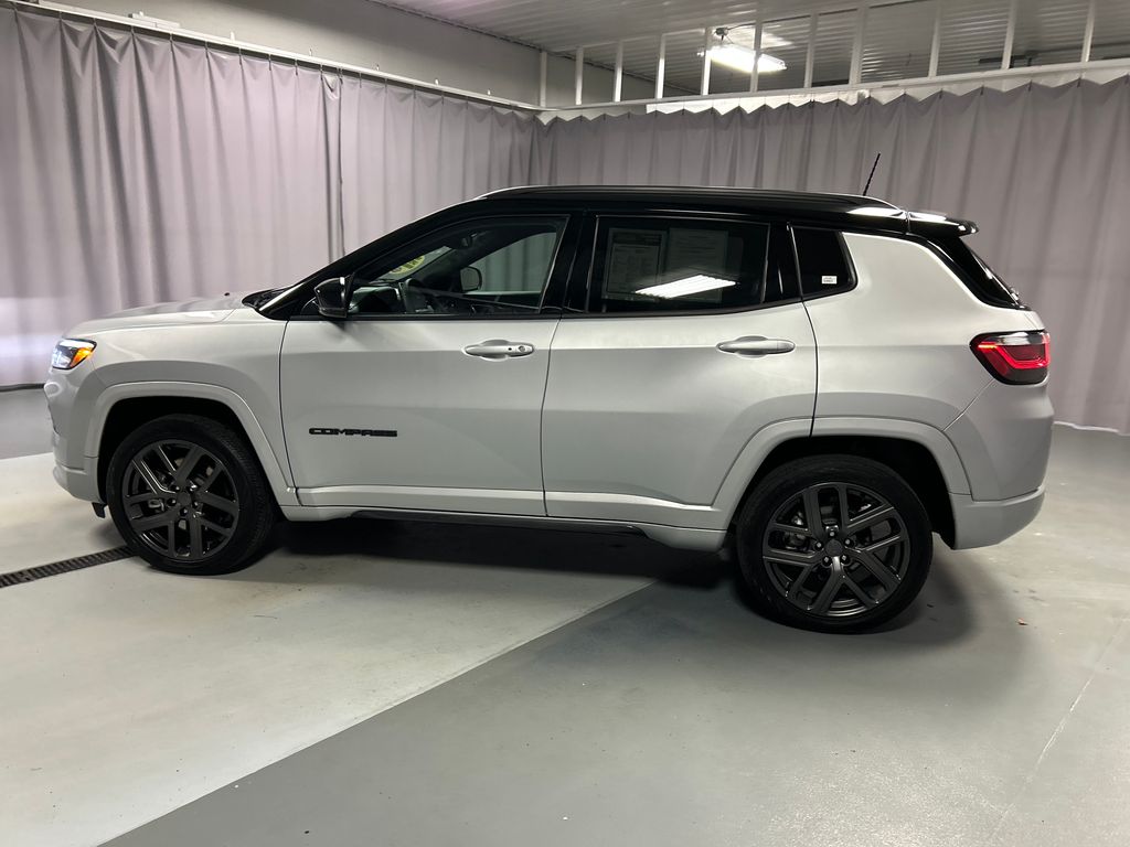 2024 Jeep Compass Limited photo 3