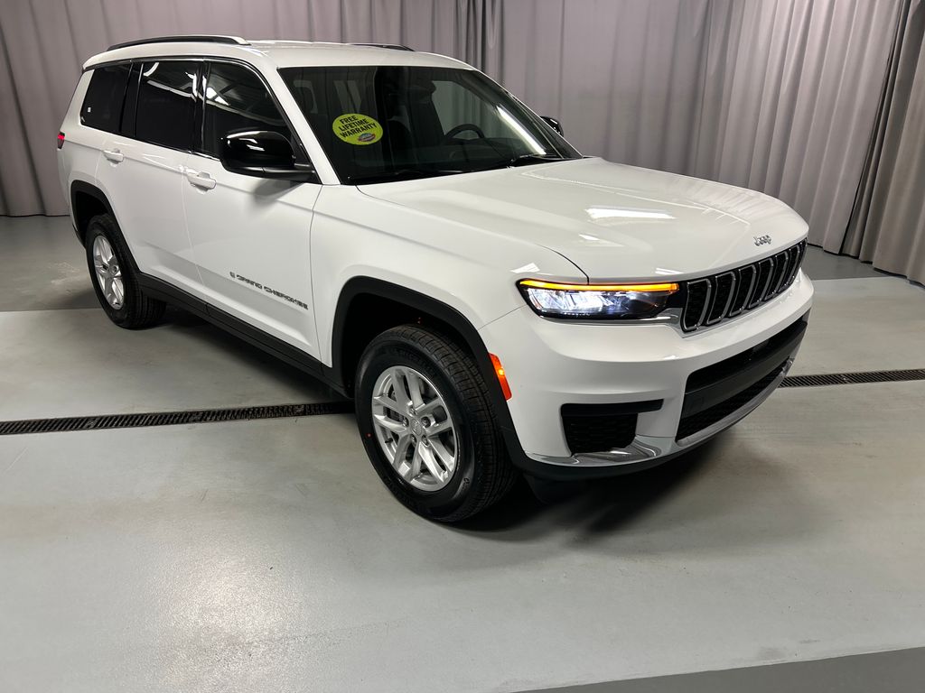 2025 Jeep Grand Cherokee L Laredo's photo