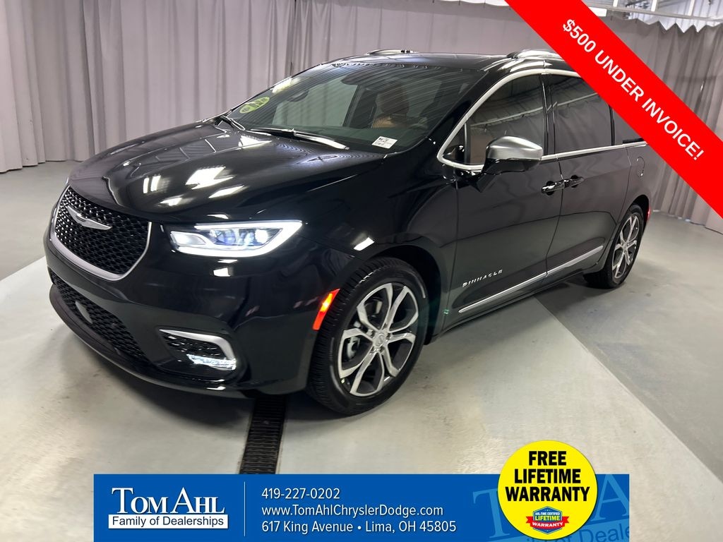 New 2026 Chrysler Pacifica PINNACLE Passenger Van