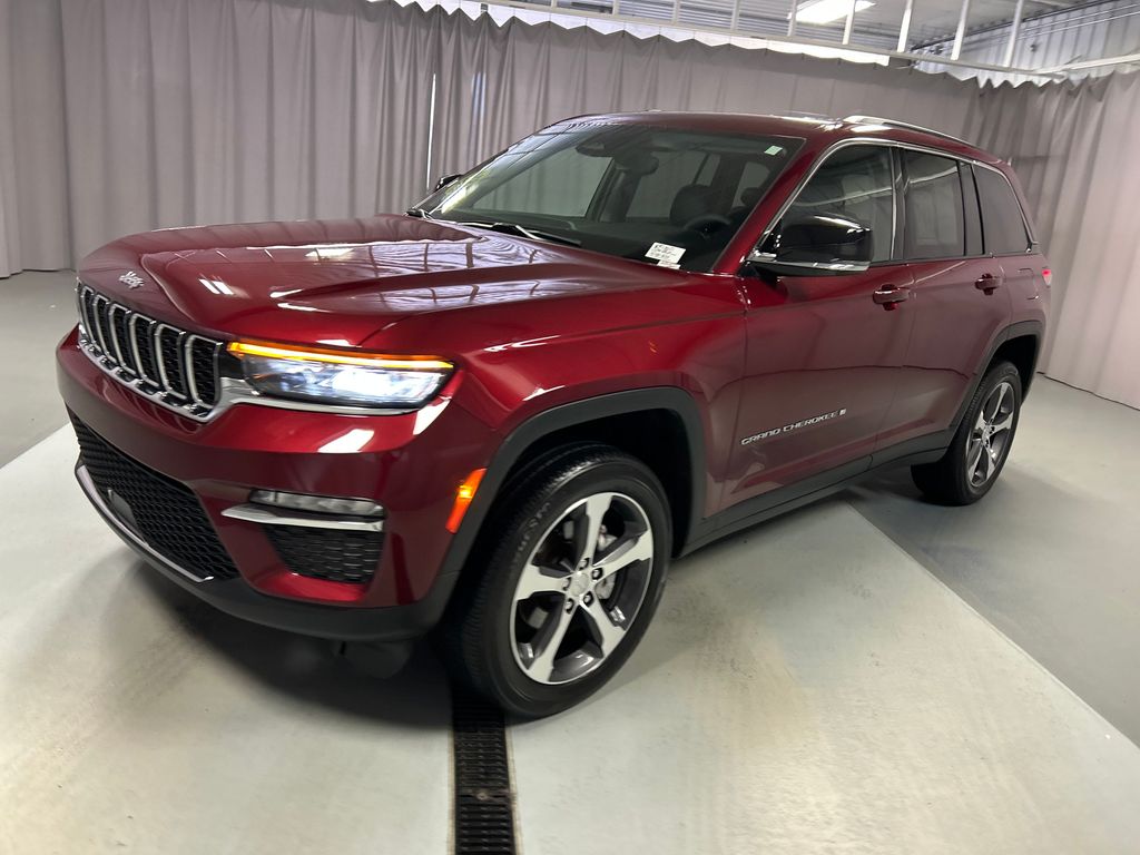 2023 Jeep Grand Cherokee Limited photo 3