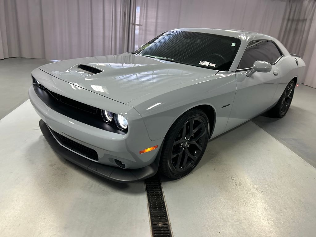 2022 Dodge Challenger R/T photo 3