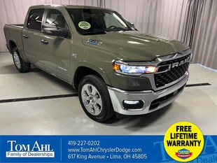 2026 Ram 1500 BIG HORN CREW CAB 4X4 5'7 BOX Pickup C23179