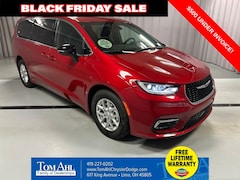 2026 Chrysler Pacifica SELECT Passenger Van