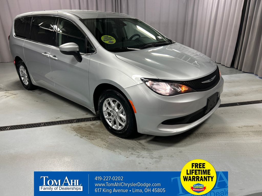 2023 Chrysler Voyager LX