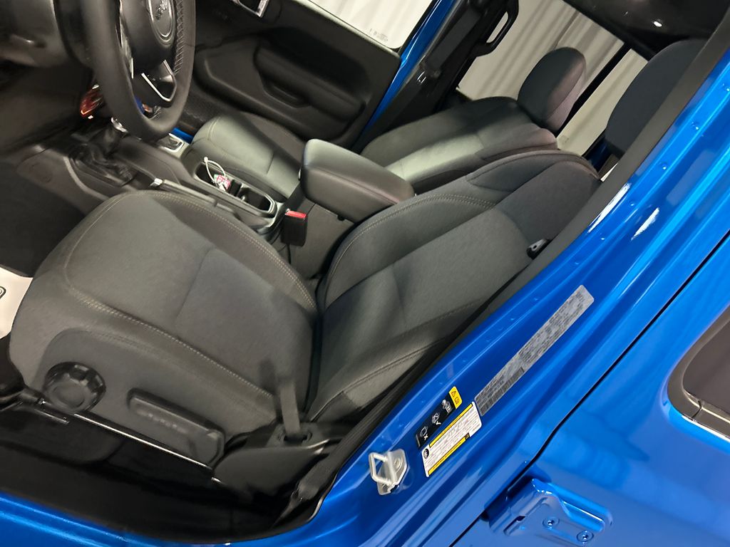 2026 Jeep Wrangler 4-Door Willys - Photo 10