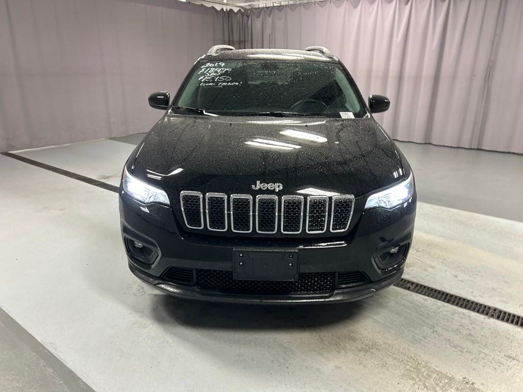 Used 2019 Jeep Cherokee Latitude with VIN 1C4PJLCX8KD220309 for sale in Lima, OH