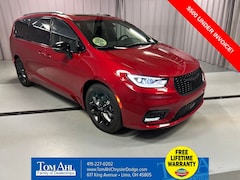 2026 Chrysler Pacifica LIMITED Passenger Van