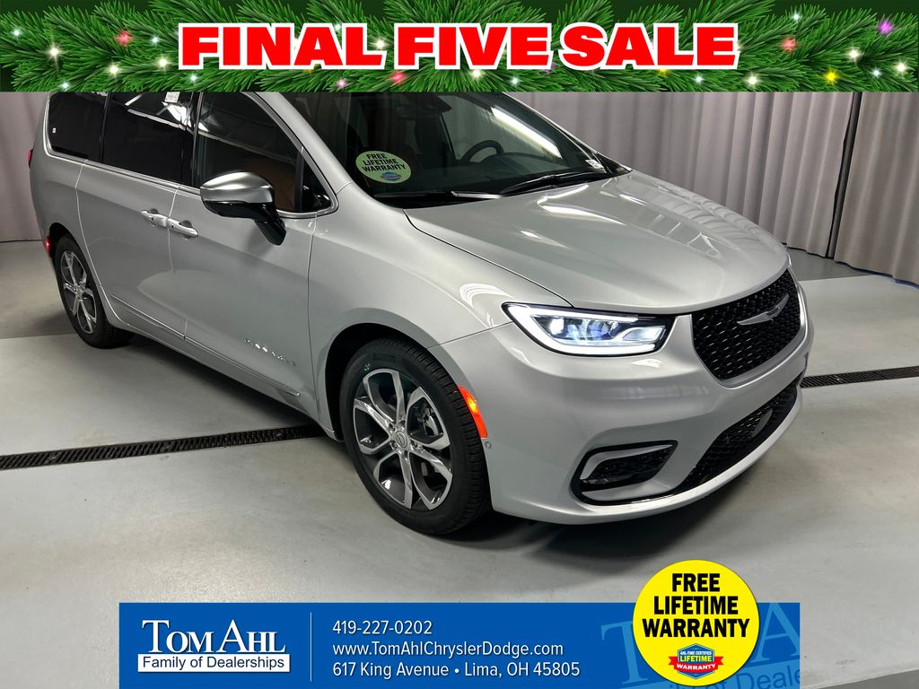 2026 Chrysler Pacifica Pinnacle's photo