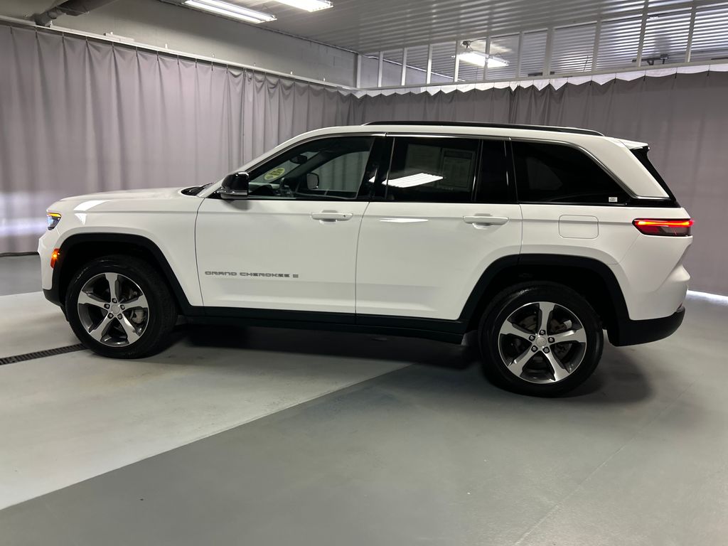 2024 Jeep Grand Cherokee Limited photo 4