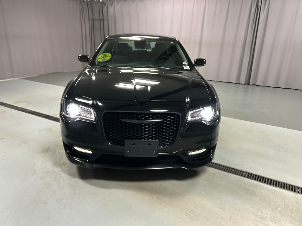 Used 2022 Chrysler 300 Touring L with VIN 2C3CCASG0NH236904 for sale in Lima, OH