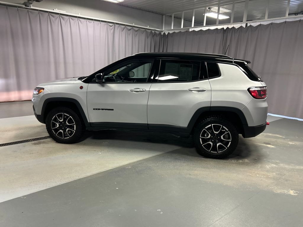 Used 2025 Jeep Compass Trailhawk SUV
