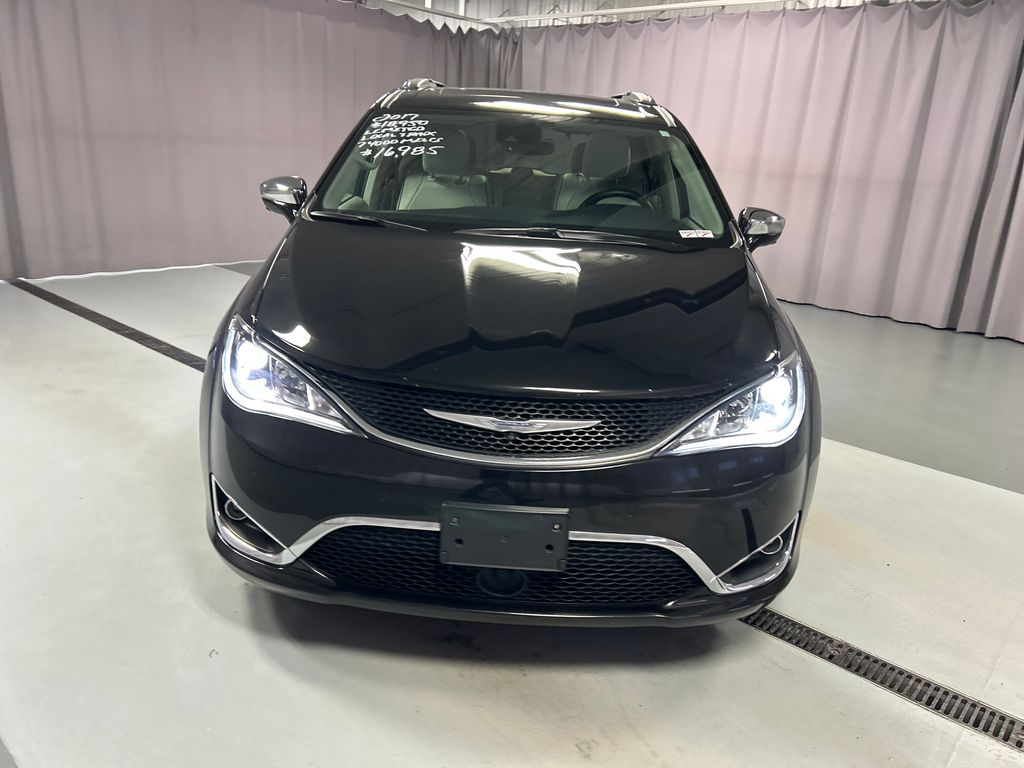 Used 2017 Chrysler Pacifica Limited with VIN 2C4RC1GGXHR627572 for sale in Lima, OH