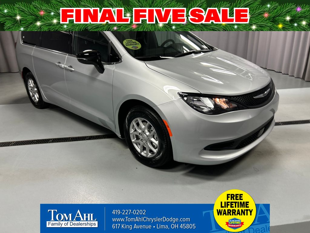 2026 Chrysler Voyager LX's photo