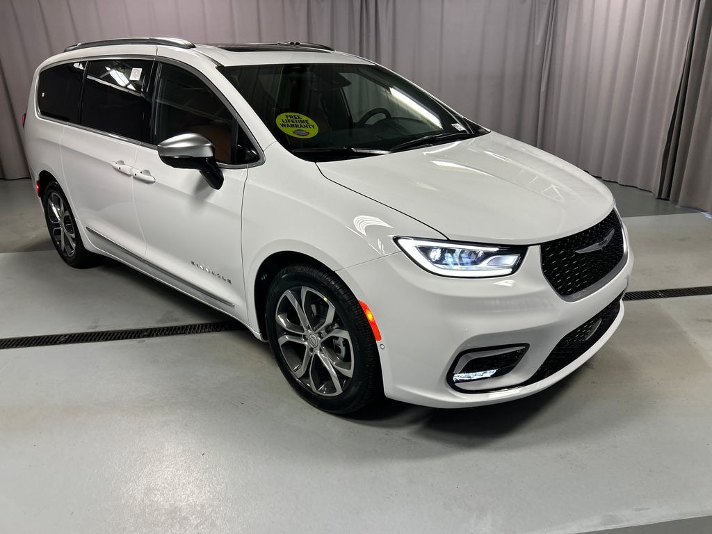 New 2026 Chrysler Pacifica PINNACLE Passenger Van