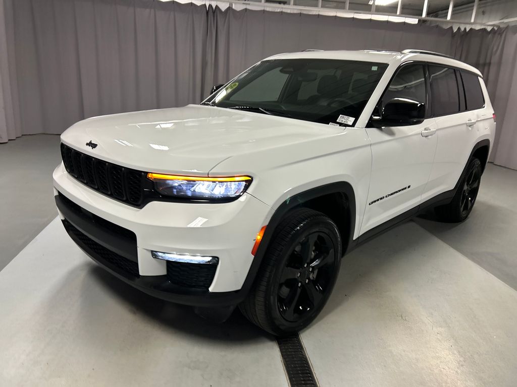 2024 Jeep Grand Cherokee Limited photo 3