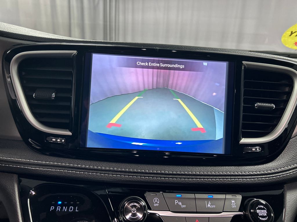 2027 Chrysler Pacifica Select - Photo 16