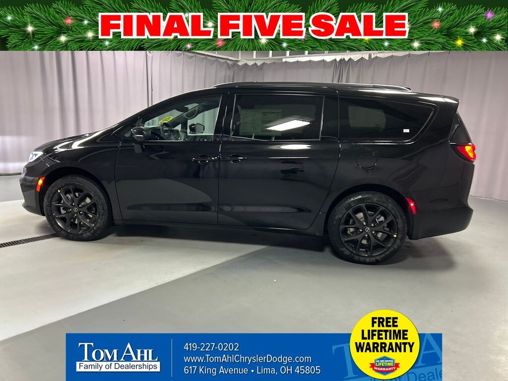 New 2026 Chrysler Pacifica SELECT AWD Passenger Van
