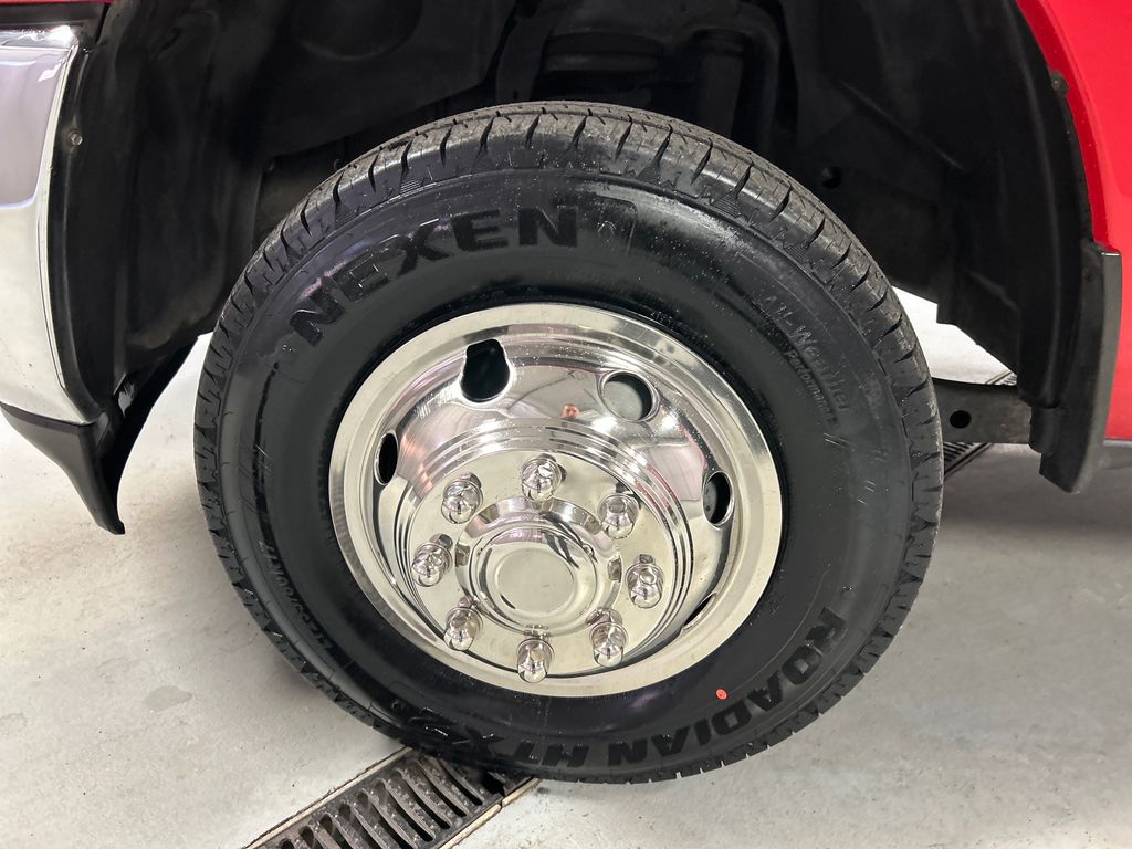 2022 RAM Ram 3500 Chassis Cab SLT - Photo 9
