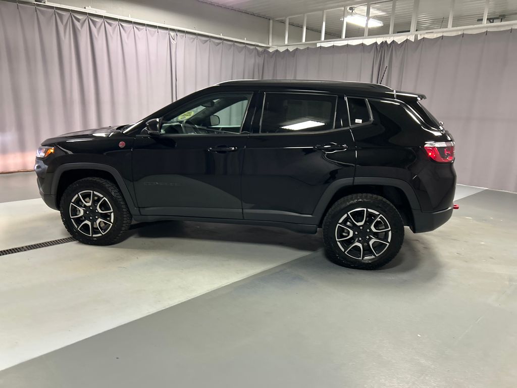 2024 Jeep Compass Trailhawk photo 4