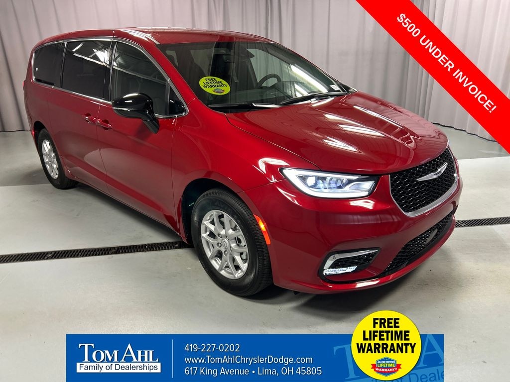 New 2026 Chrysler Pacifica SELECT Passenger Van