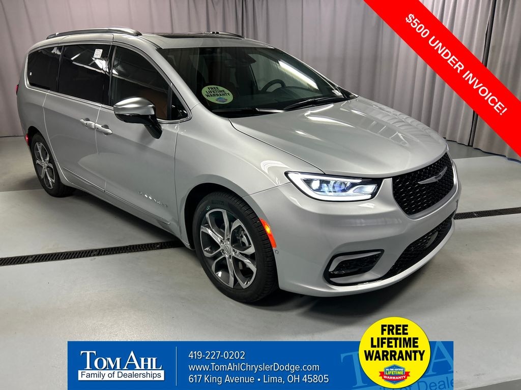 New 2026 Chrysler Pacifica PINNACLE Passenger Van