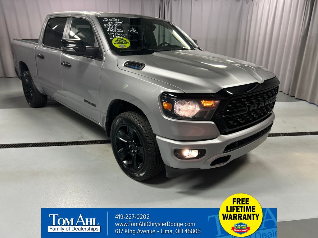 2024 RAM 1500 Big Horn/Lone Star 4x4 Crew Cab 5'7's photo