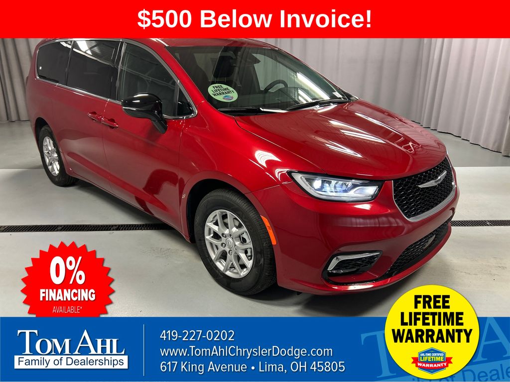 2026 Chrysler Pacifica Passenger Van 