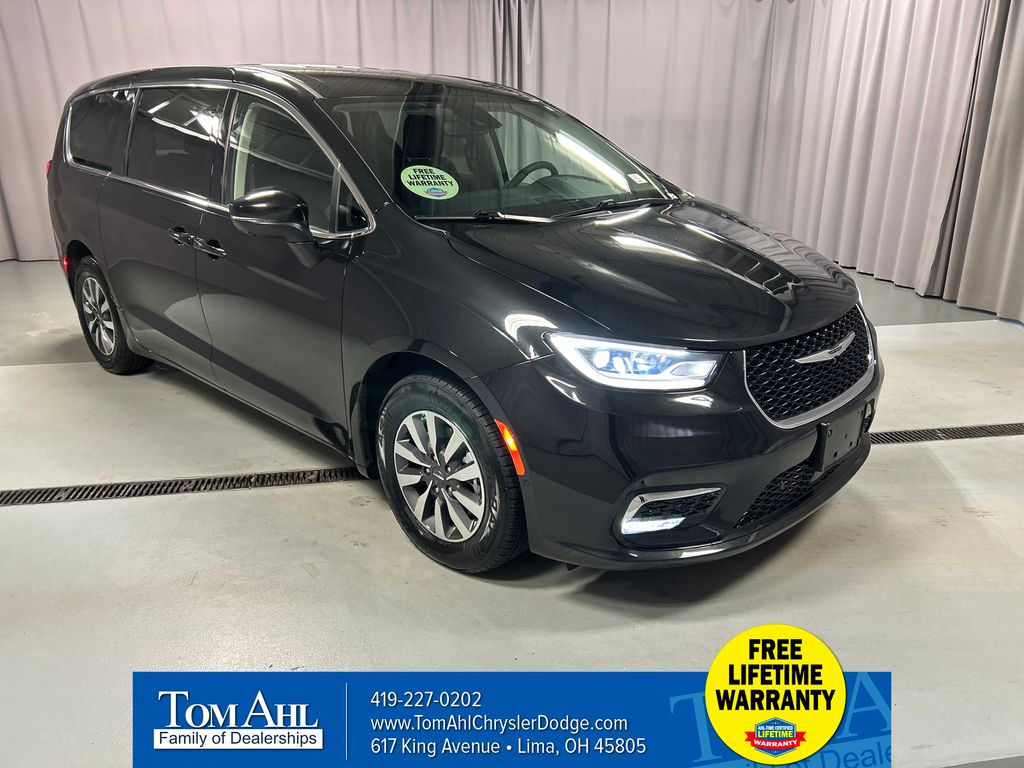 2023 Chrysler Pacifica Hybrid Touring L