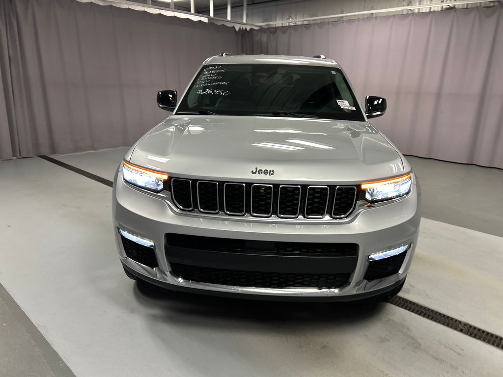 2021 Jeep Grand Cherokee Limited photo 2