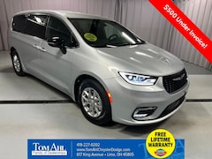 2026 Chrysler Pacifica SELECT Passenger Van