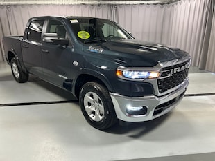 2026 Ram 1500 BIG HORN CREW CAB 4X4 5'7 BOX Pickup C23038