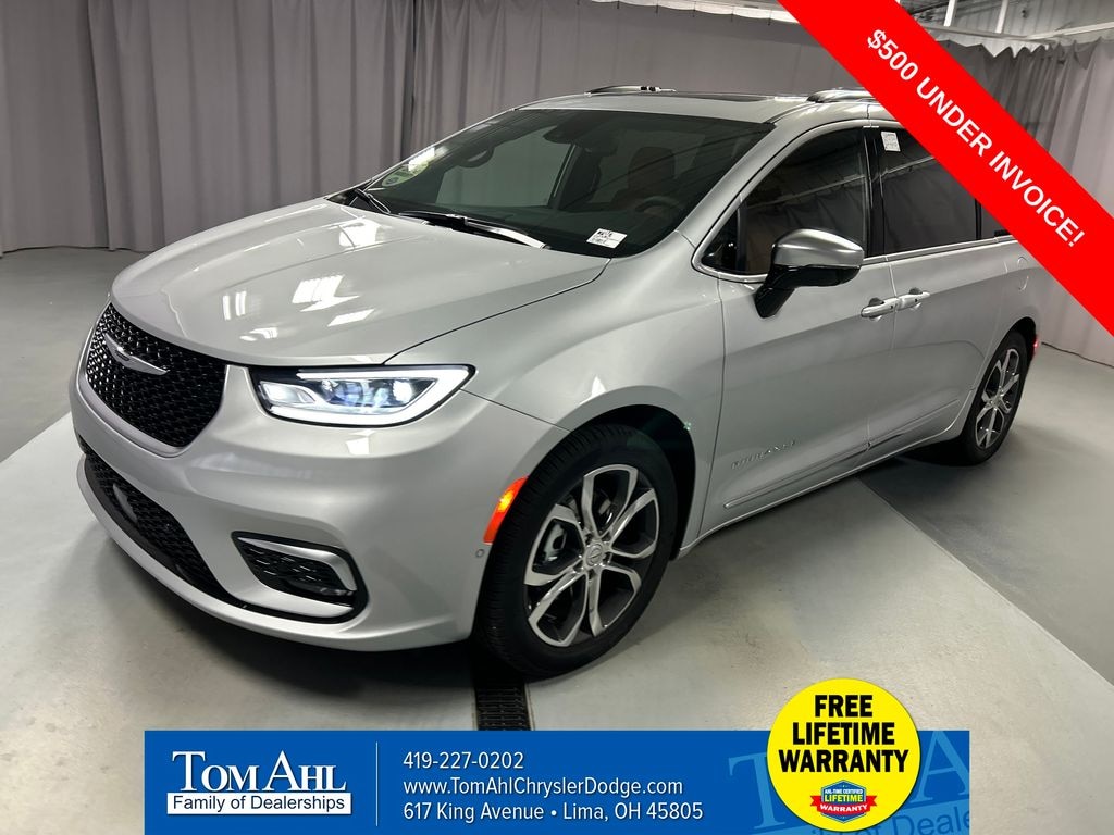 New 2026 Chrysler Pacifica PINNACLE Passenger Van