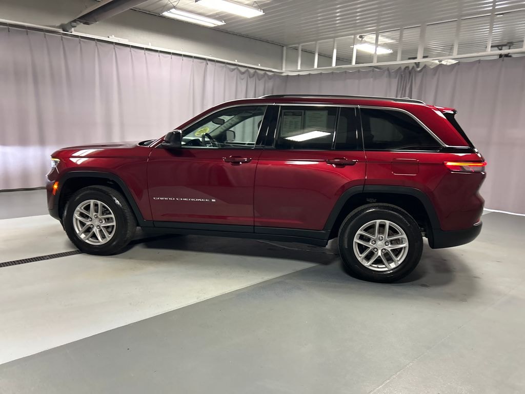 Used 2024 Jeep Grand Cherokee Laredo SUV
