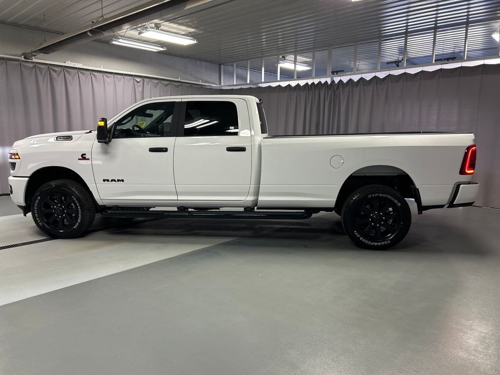 New 2025 Ram 2500 BIG HORN CREW CAB 4X4 8' BOX Pickup