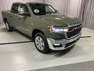 2026 Ram 1500 BIG HORN CREW CAB 4X4 5'7 BOX Pickup C23179