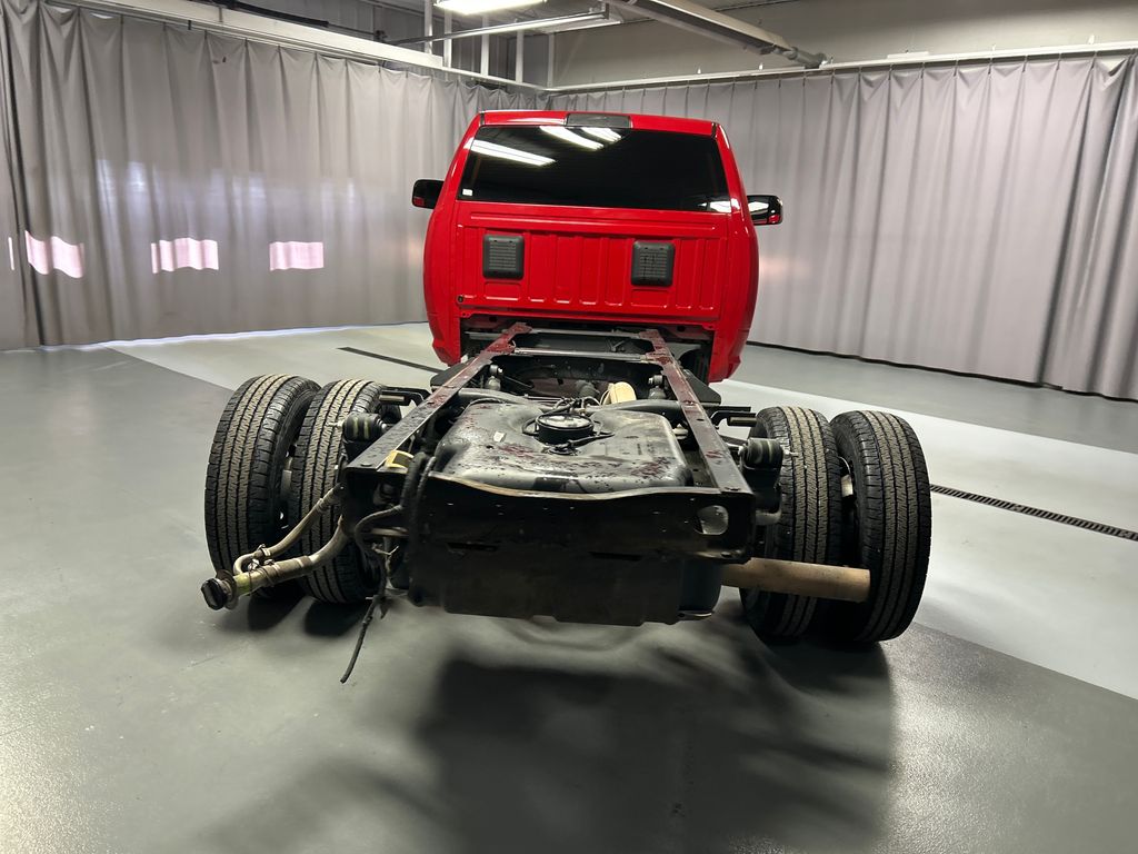 2022 RAM Ram 3500 Chassis Cab SLT - Photo 6