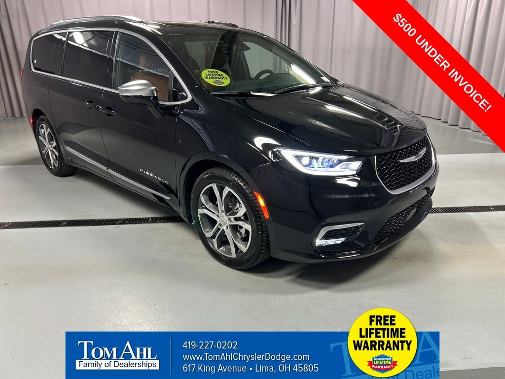 New 2026 Chrysler Pacifica PINNACLE Passenger Van