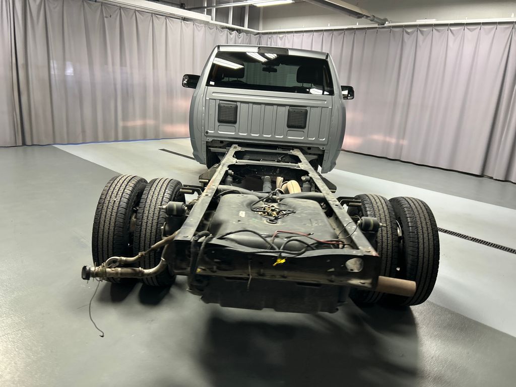 2022 RAM Ram 3500 Chassis Cab SLT - Photo 6