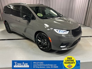 2024 Chrysler Pacifica Touring L Van Passenger Van