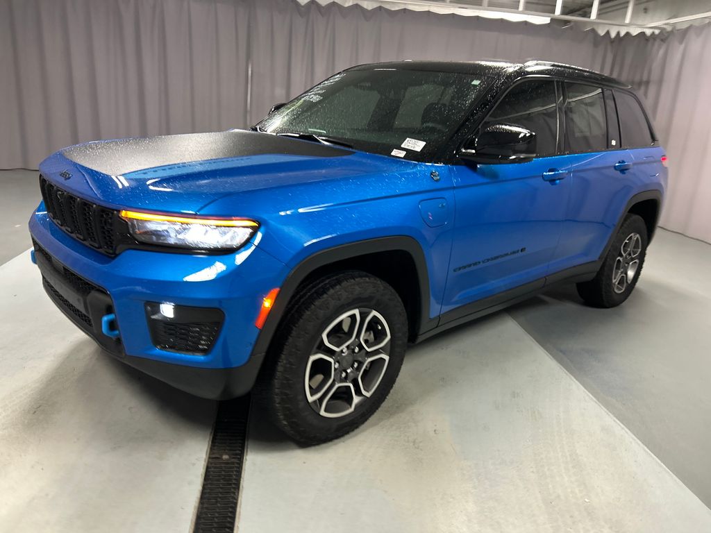 2022 Jeep Grand Cherokee 4xe Trailhawk photo 3