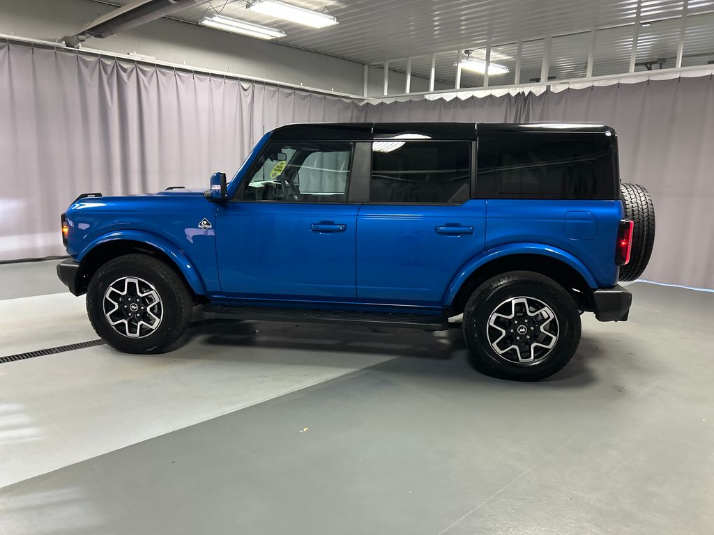 2024 Ford Bronco Outer Banks photo 3