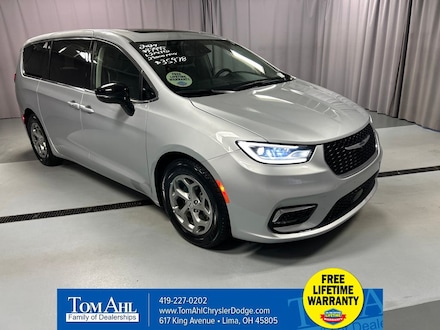 2024 Chrysler Pacifica Limited Van Passenger Van