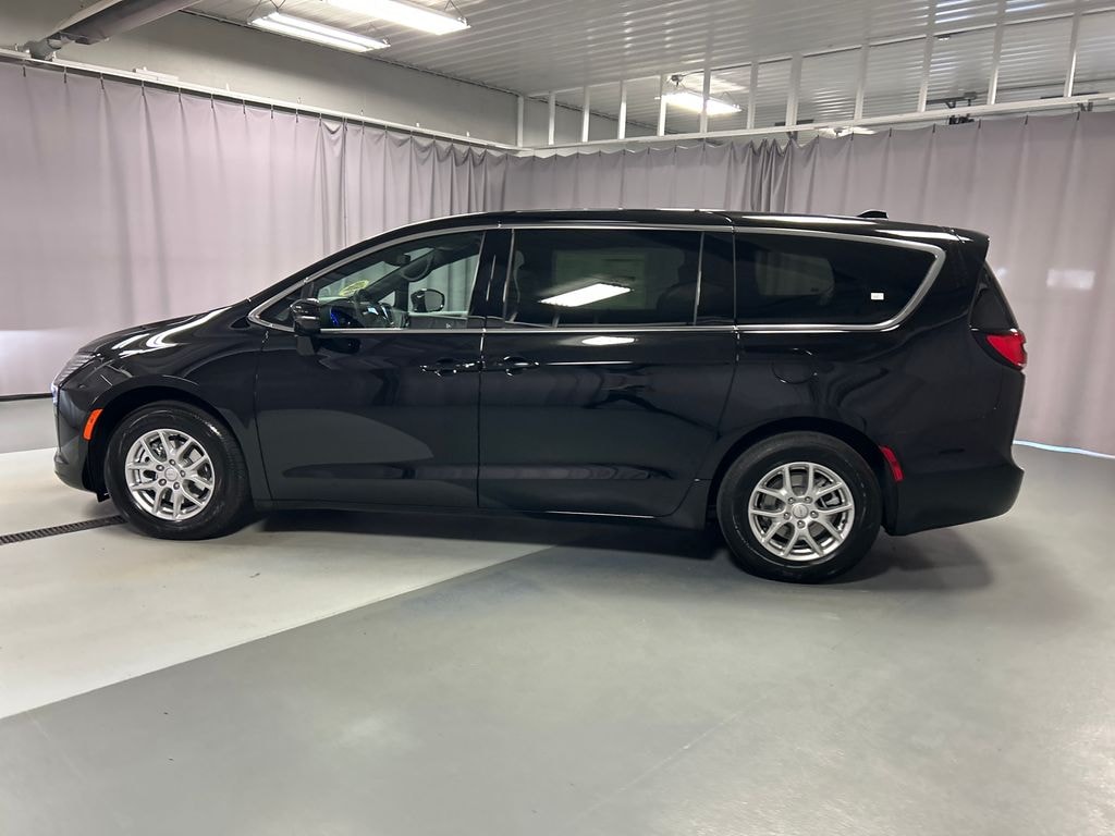 New 2027 Chrysler Pacifica SELECT Passenger Van