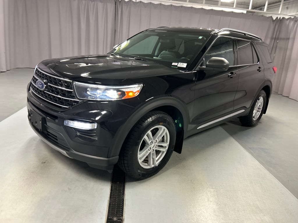 2020 Ford Explorer XLT photo 3