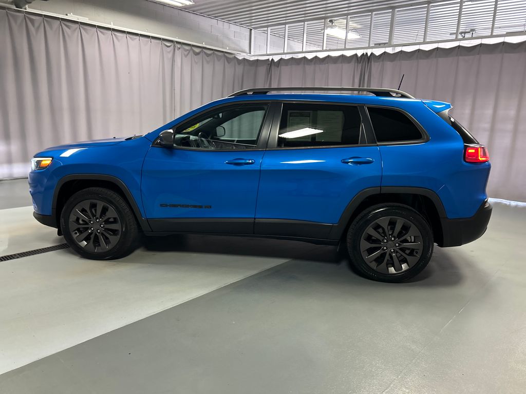 2021 Jeep Cherokee Latitude Lux photo 3
