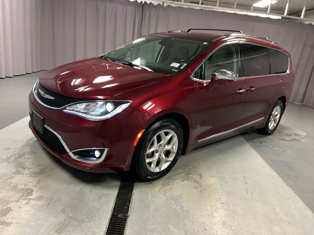 2020 Chrysler Pacifica Limited photo 3