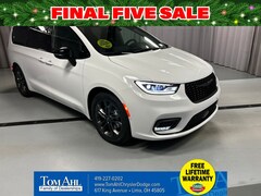 2026 Chrysler Pacifica SELECT Passenger Van