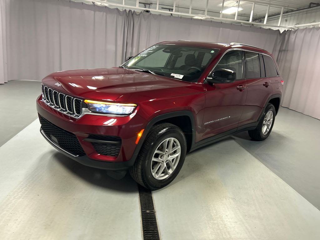 Used 2024 Jeep Grand Cherokee Laredo SUV